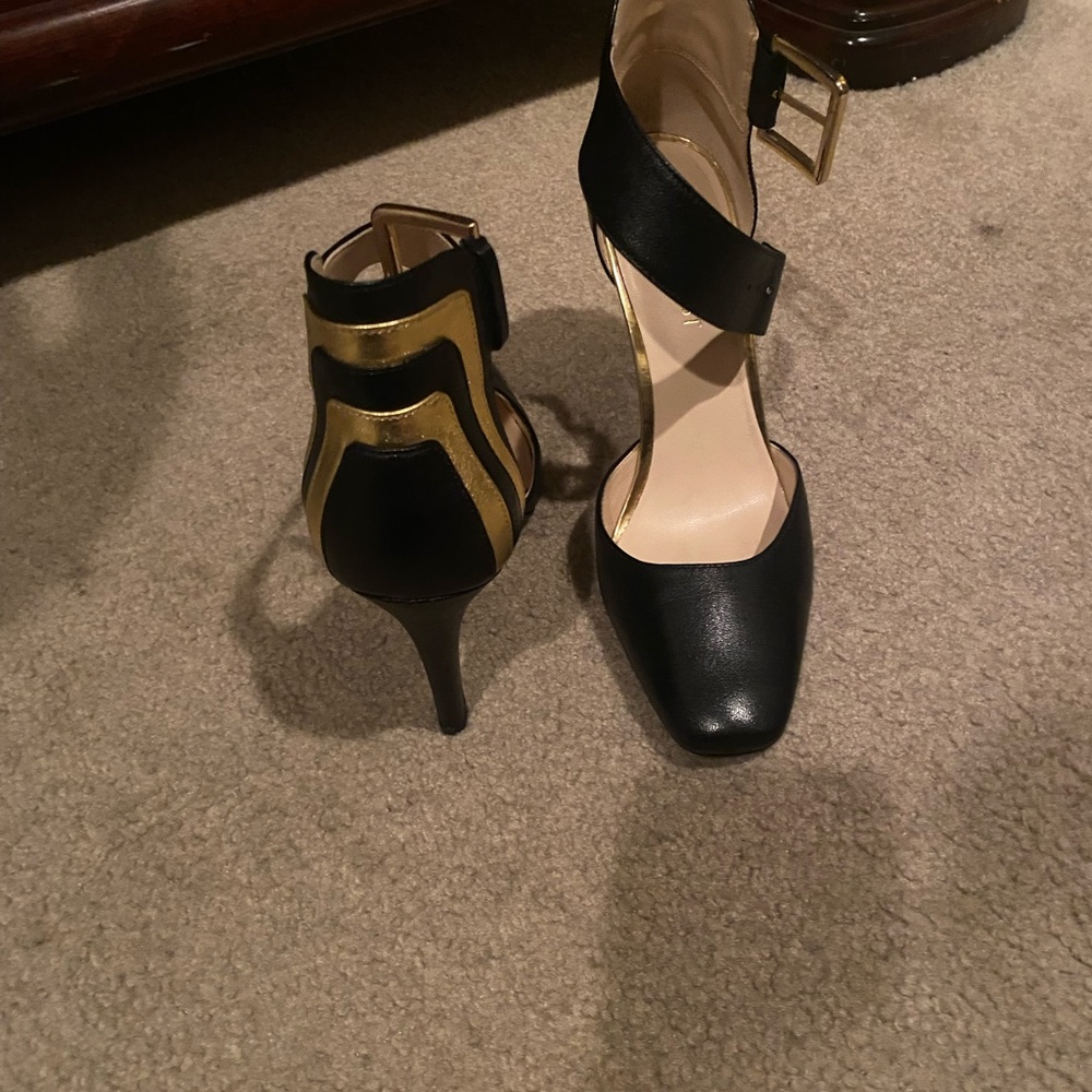 Size 8 black heels